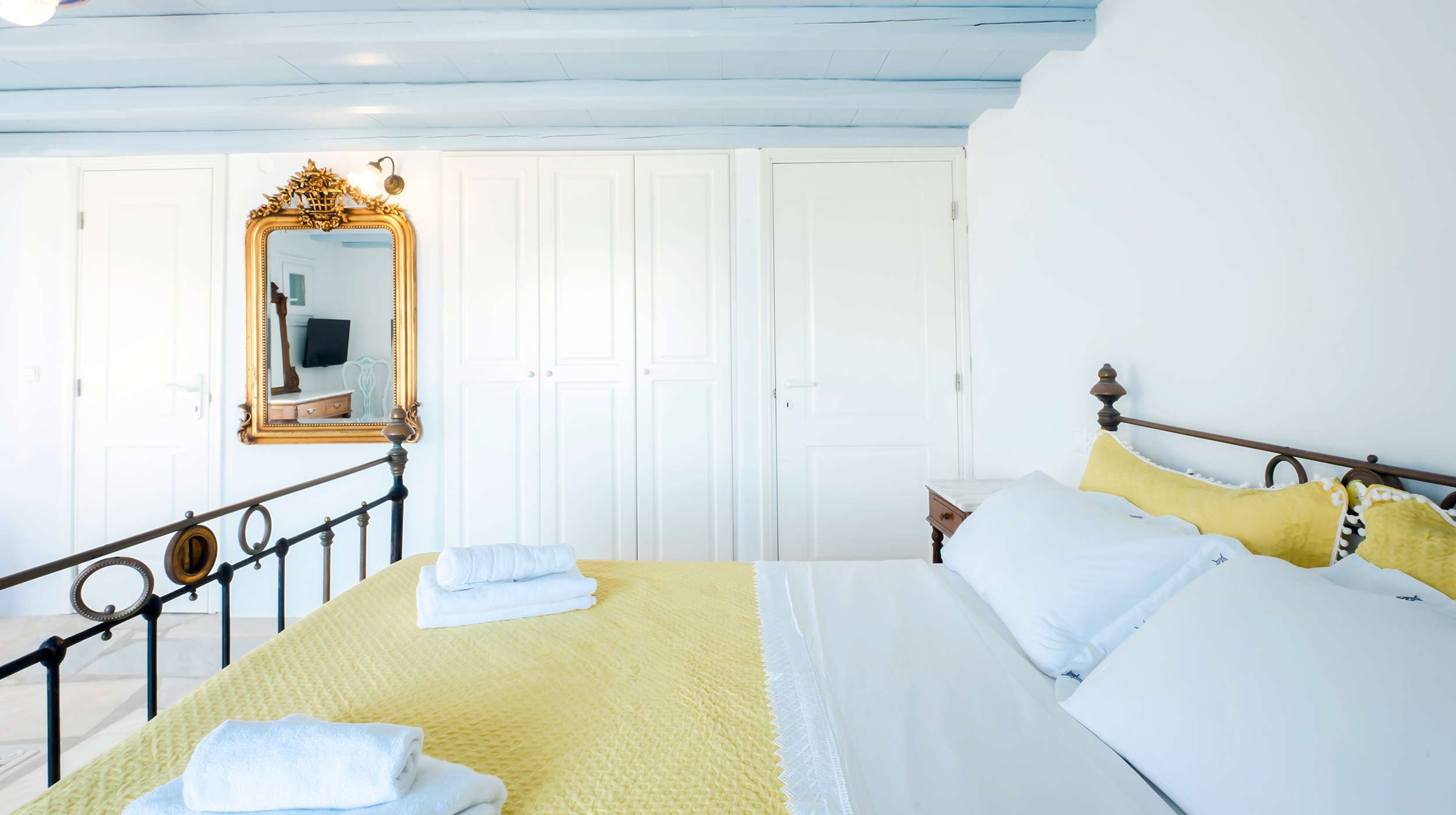 Villa Boufla – Superior Holiday Home with Sea View