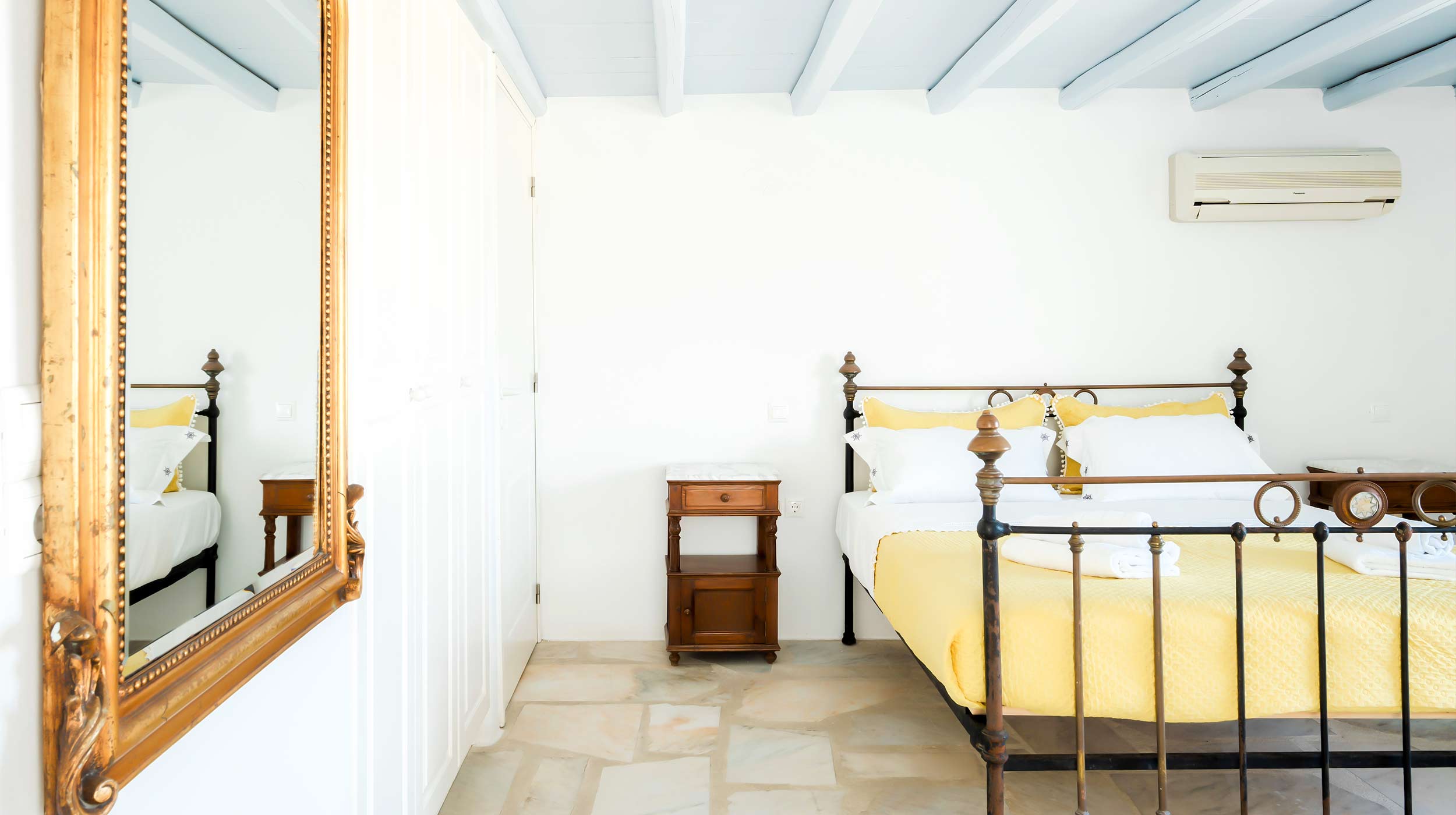 Villa Boufla – Superior Holiday Home with Sea View