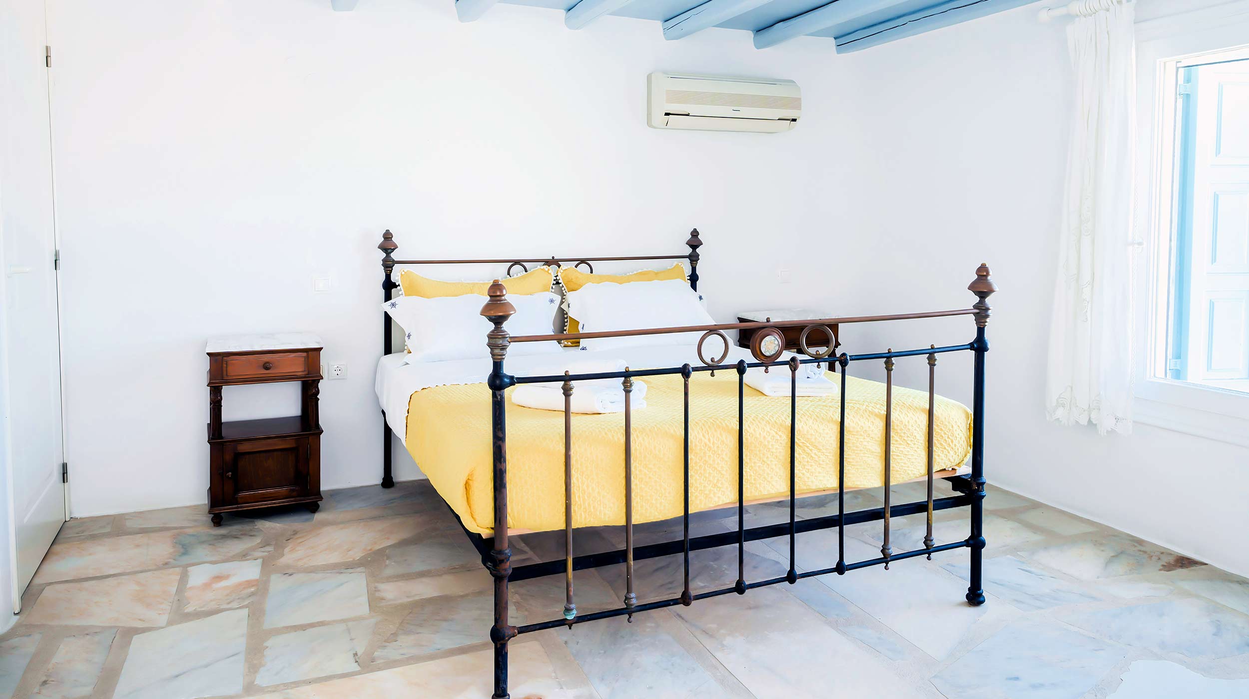 Villa Boufla – Superior Holiday Home with Sea View