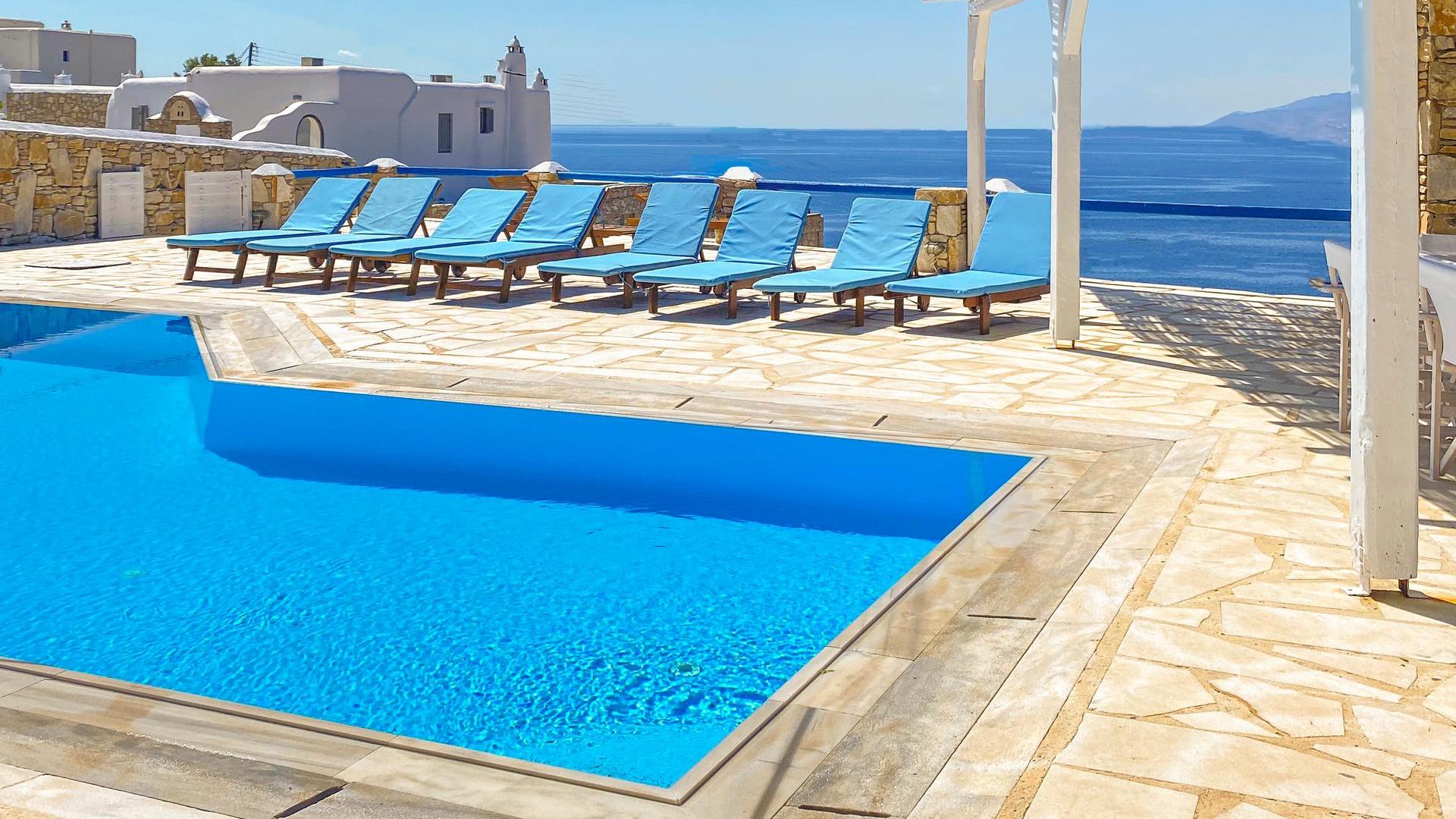 Blue Harmony Suites of Mykonos – Three Bedroom Apartment for 6 guests