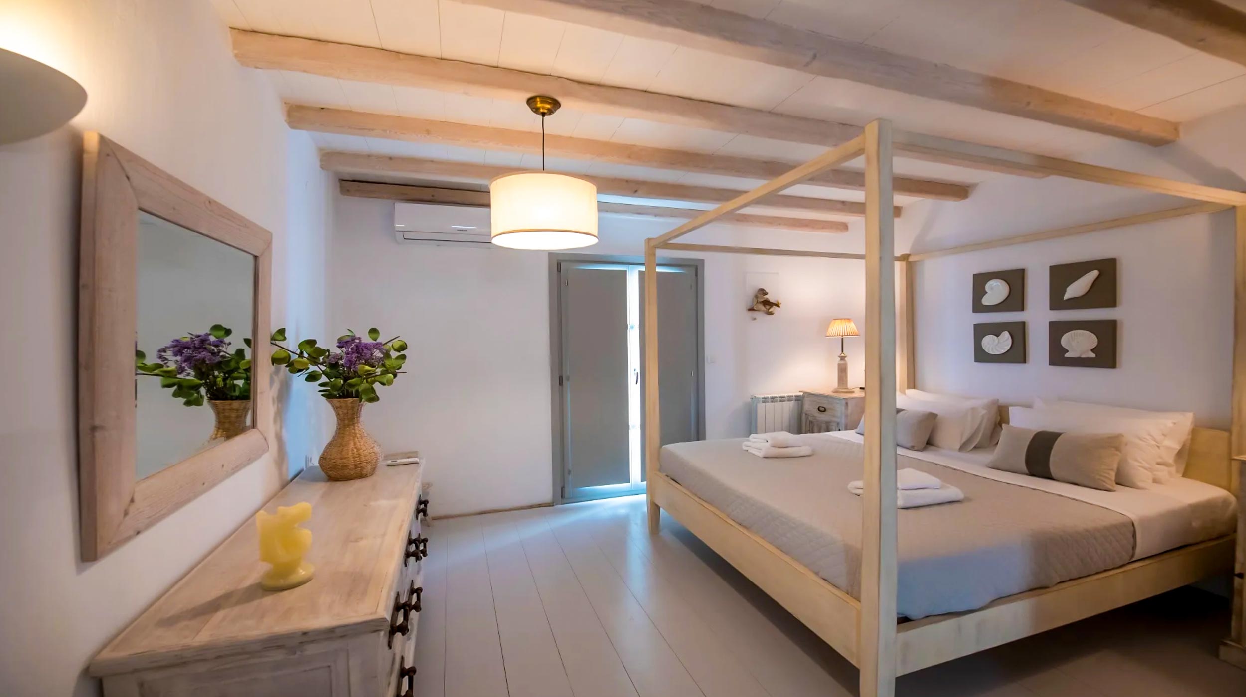 Private Villa for 11 guests